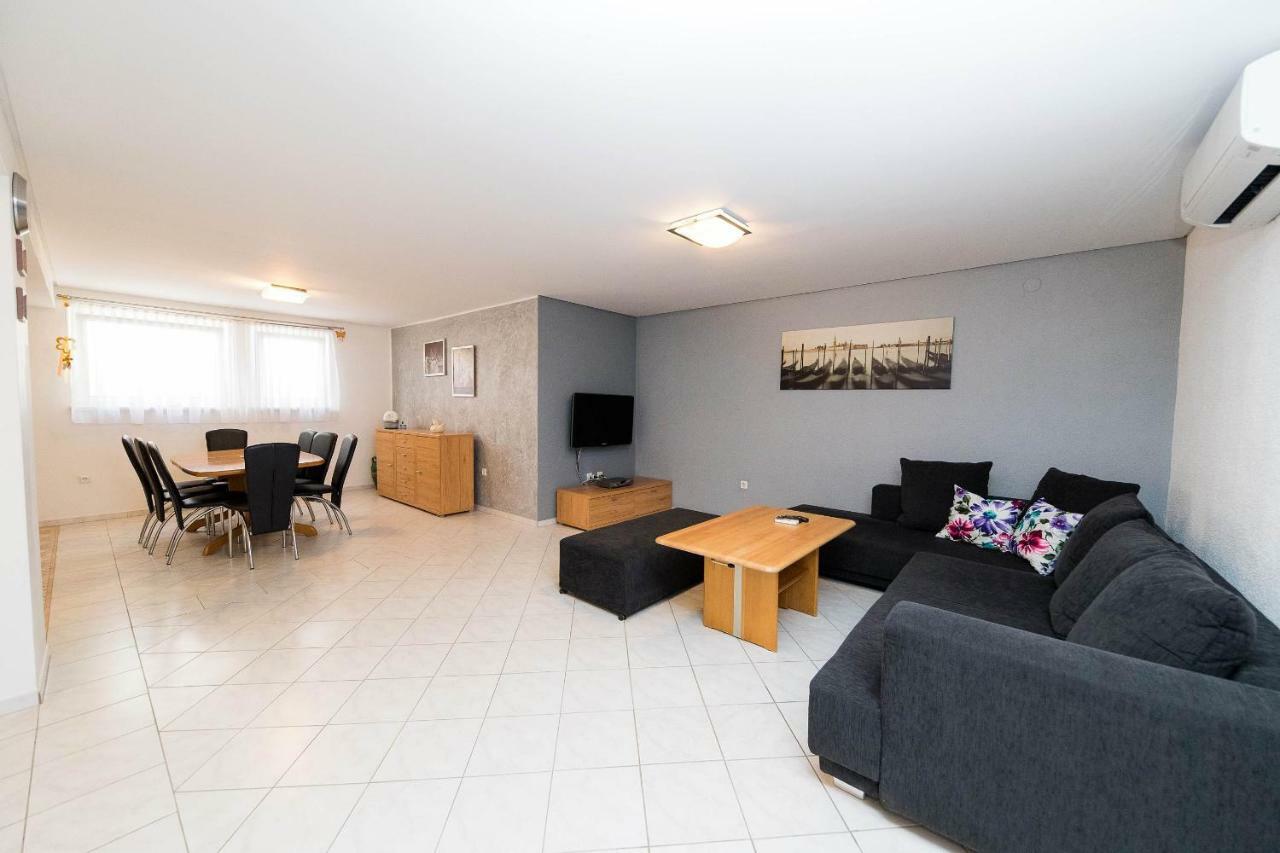 Moderne Souterrainwohnung Crikvenica Eksteriør billede