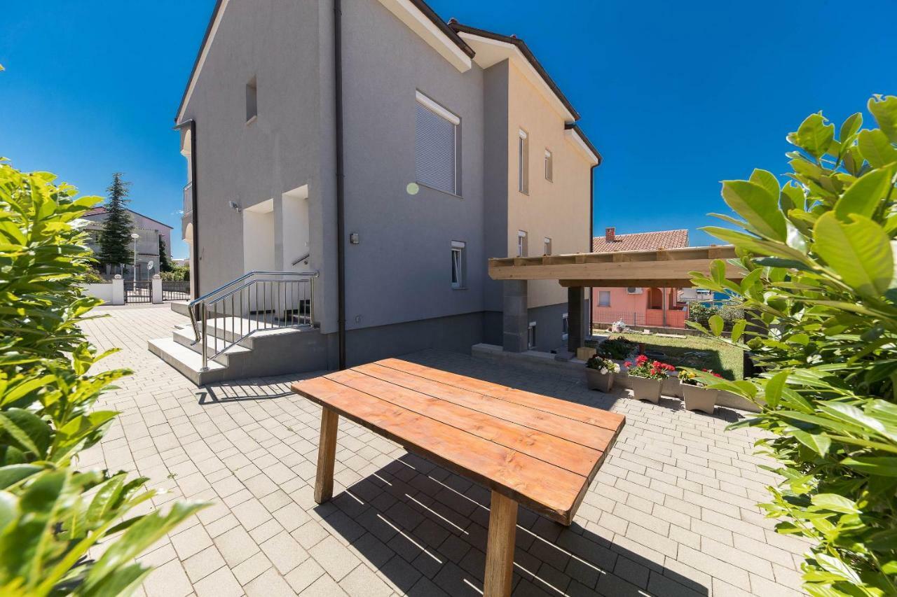 Moderne Souterrainwohnung Crikvenica Eksteriør billede