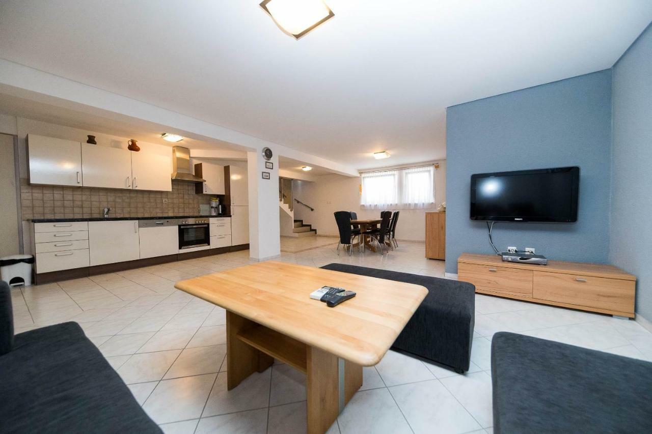 Moderne Souterrainwohnung Crikvenica Eksteriør billede